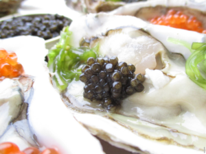 Läs mer om artikeln Smörgåskaviar: En Tradition som Förbluffar Sinnen