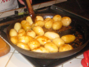 Read more about the article Brunede kartofler: En traditionel og uimodståelig delikatesse