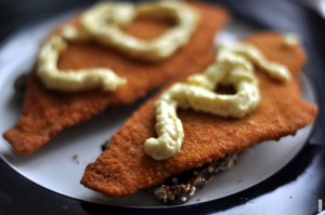 Läs mer om artikeln Fiskefilet med remoulade – en traditionell delikatess som trollbinder smaklökarna